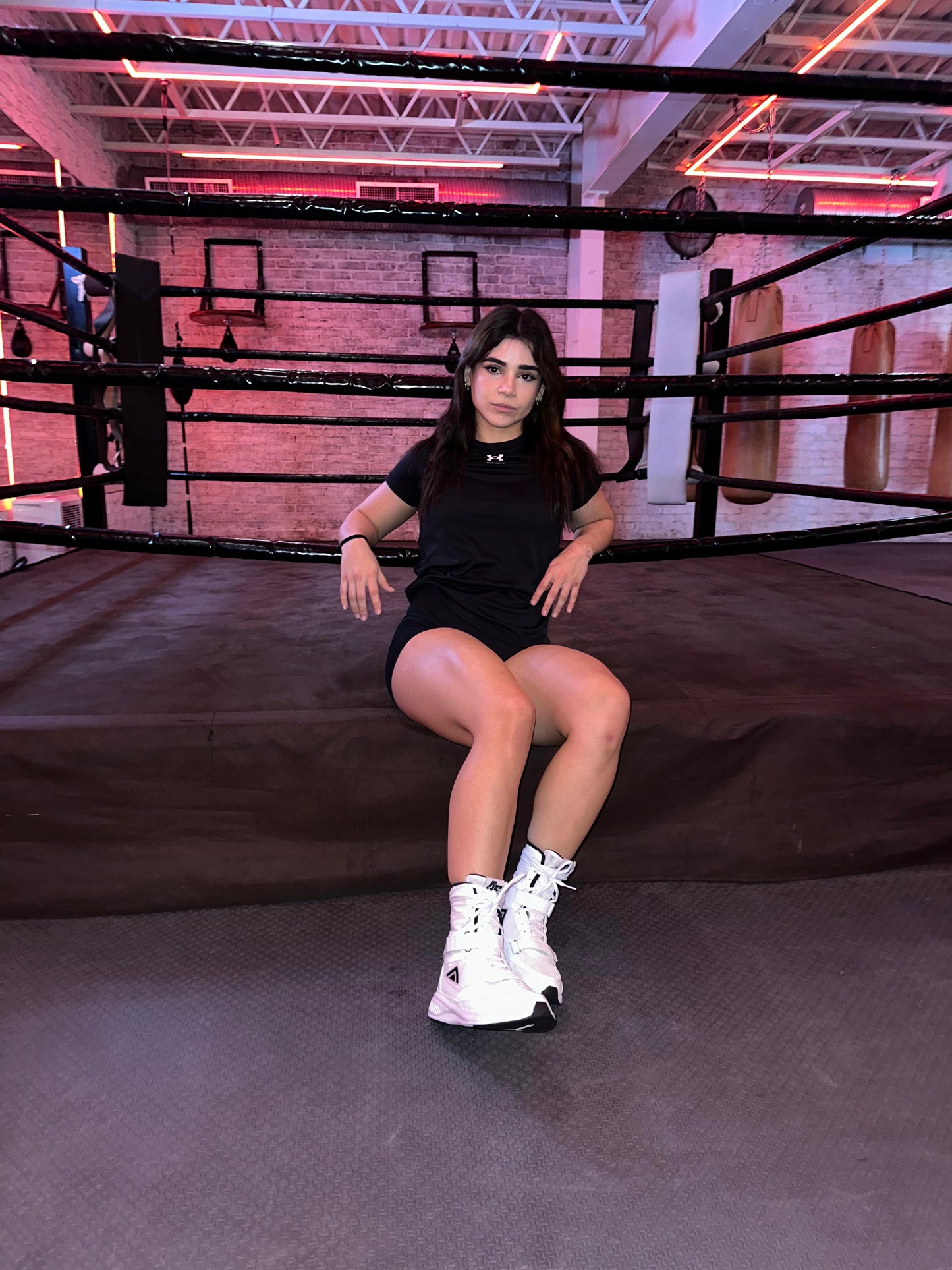 Adams V Trainer X Alana Flores