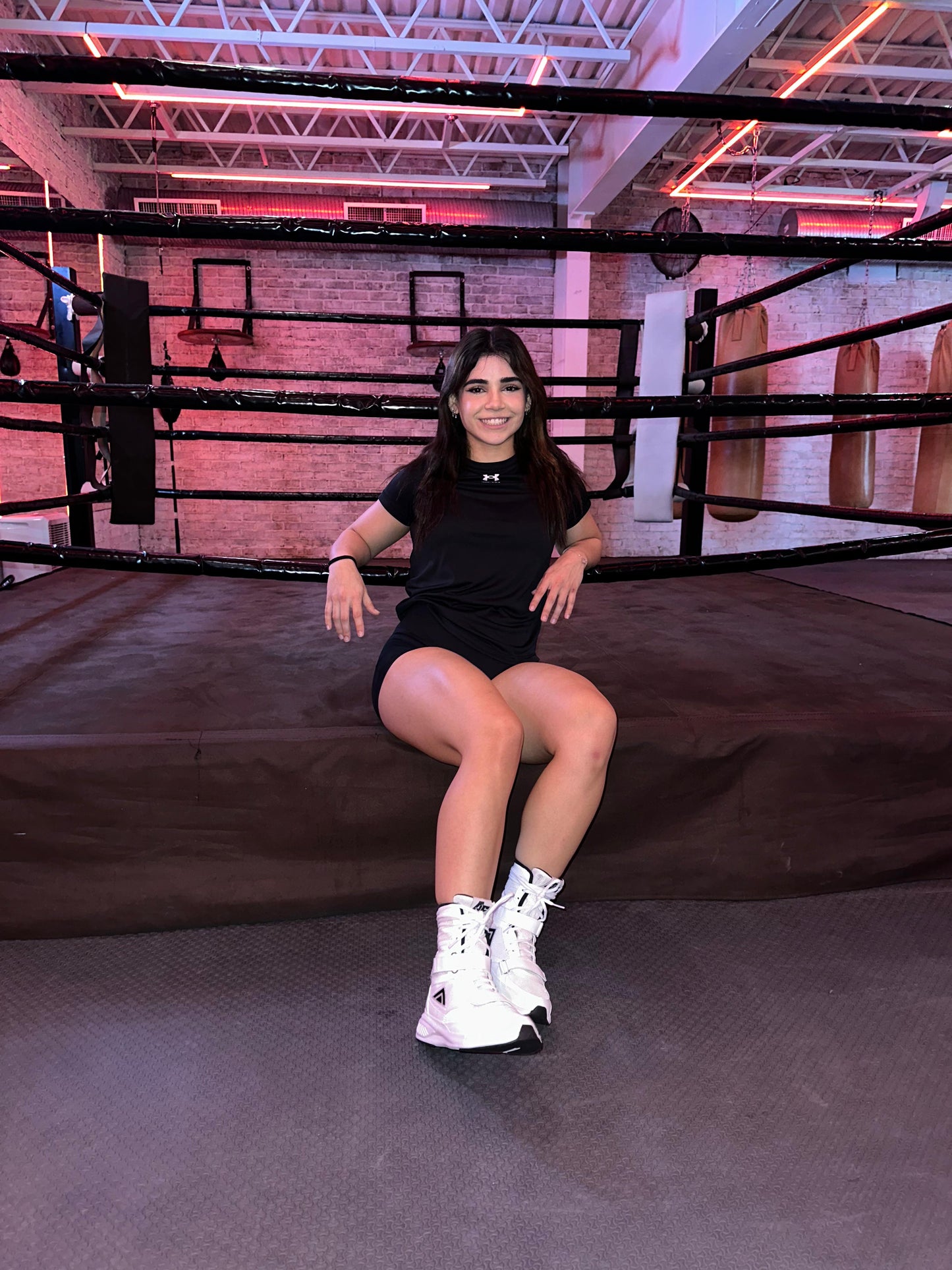 Adams V Trainer X Alana Flores