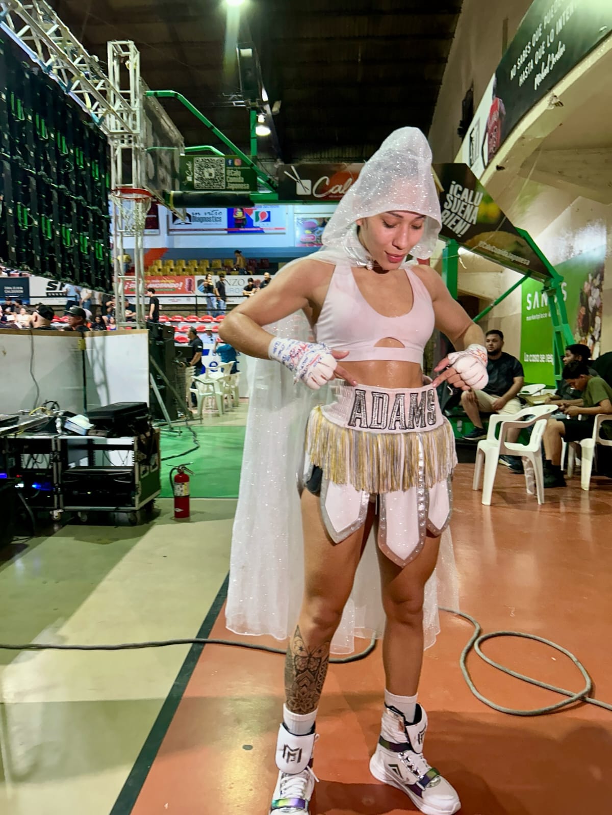 Uniforme de Pelea ADAMS Incluye Bata y Shorts